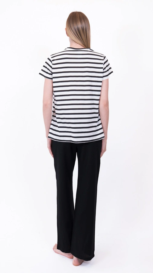 חולצת פסים שחורים - נופים