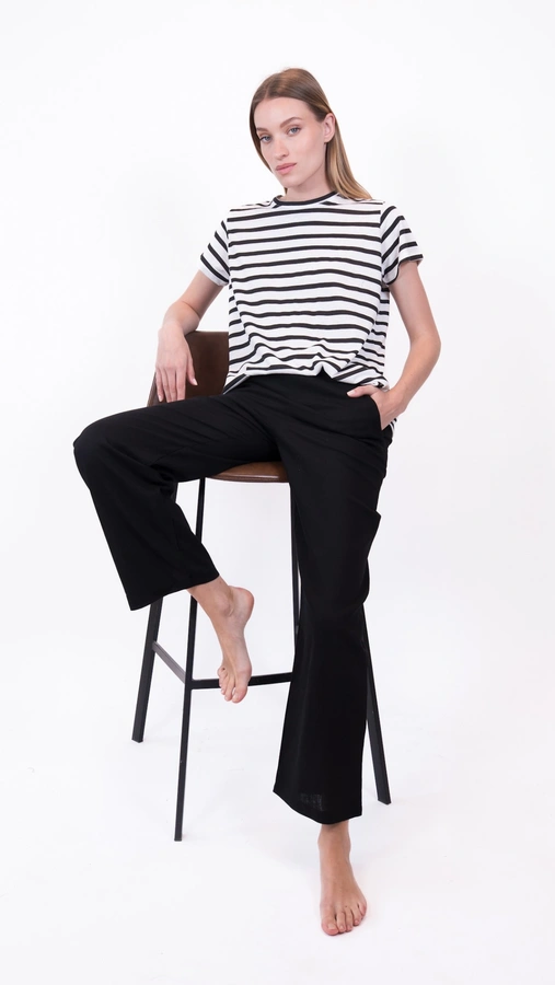 חולצת פסים שחורים - נופים