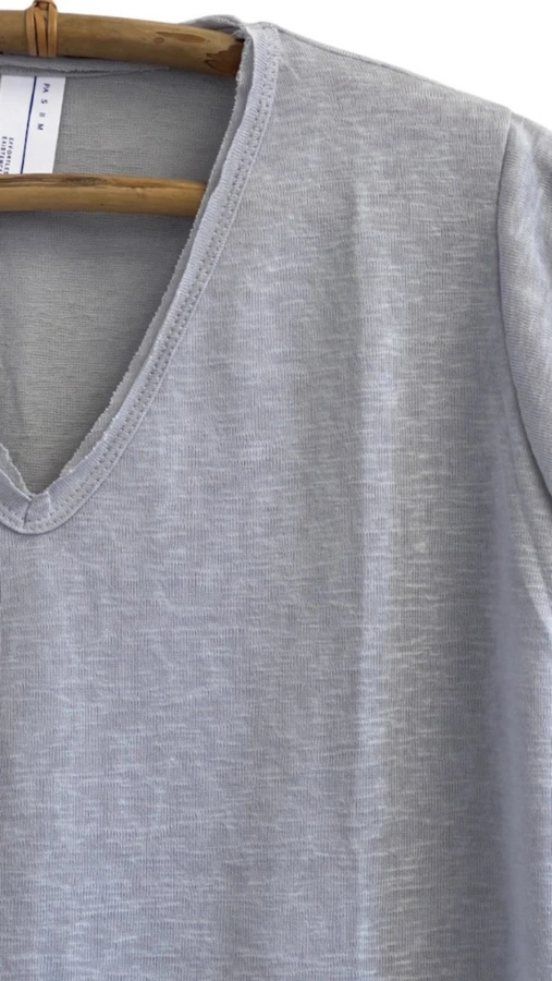 חולצת סריג דמוי פשתן - מפתח וי - אייס - איה