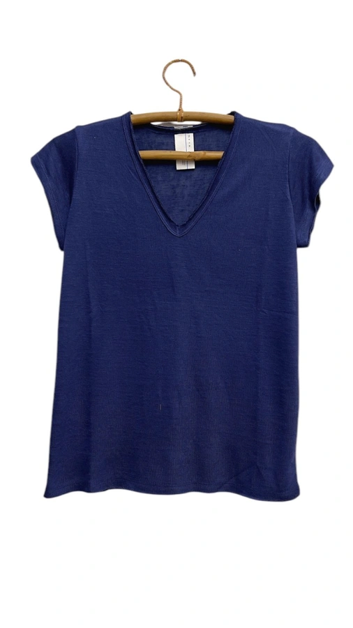 חולצת סריג דמוי פשתן - מפתח וי - כחול - איה