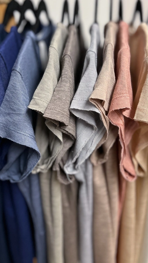 חולצת סריג דמוי פשתן - מפתח וי - אייס - איה