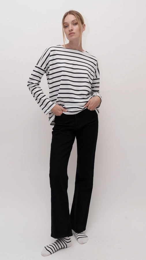 חולצת טי כתף שמוטה - נופים פסים שחורים - מרני