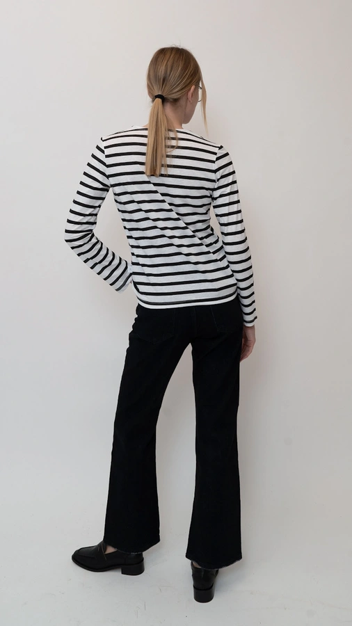 חולצת טי קלאסית - נופים - פסים שחורים - מארה