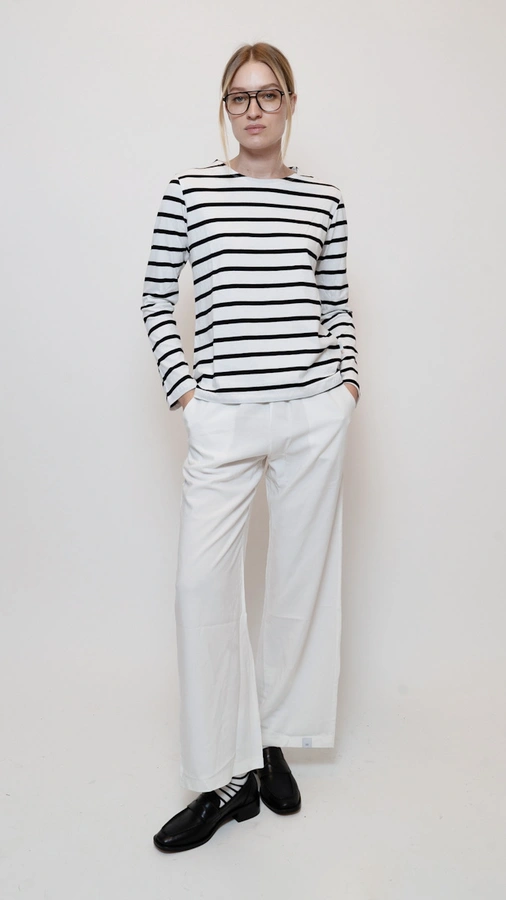 חולצת טי קלאסית - כותנה - פסים שחורים מרווחים - מארה