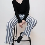 חולצת טי כפפה מפתח וי עמוק - גזרת סלים - יעל