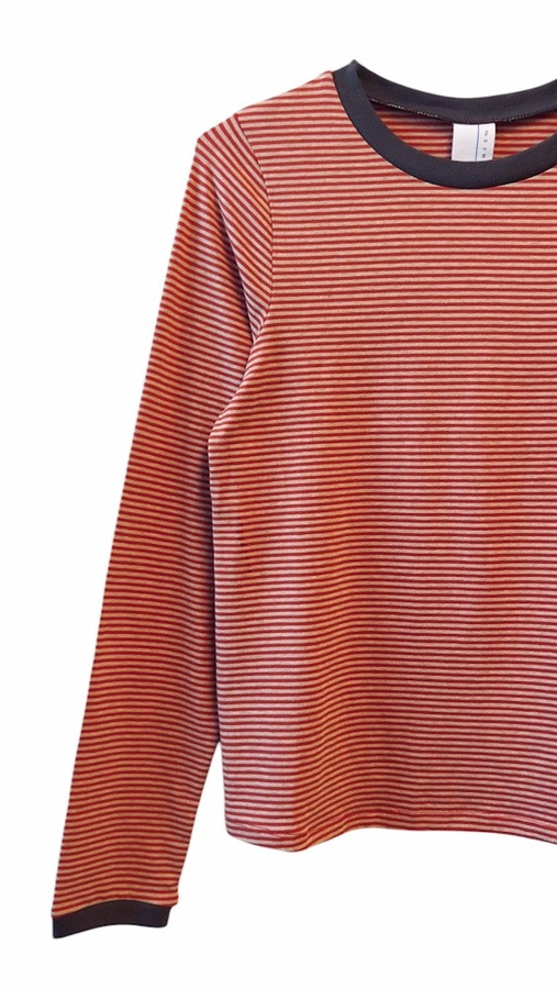 חולצת טי ארוכה – פסים דקים אדום / גרפיט - תותי