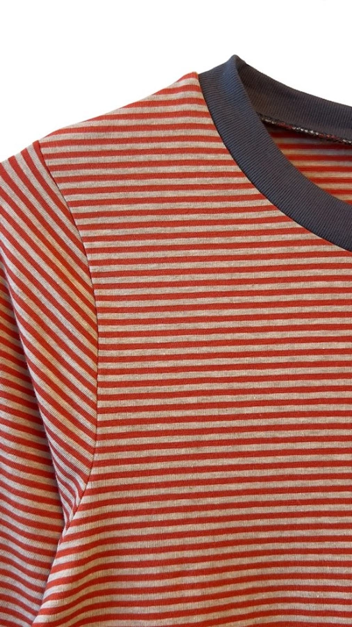 חולצת טי ארוכה – פסים דקים אדום / גרפיט - תותי