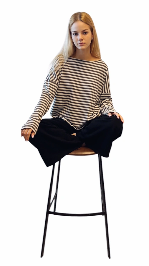 חולצת טי כתף שמוטה - כותנה פסים אפורים - מרני