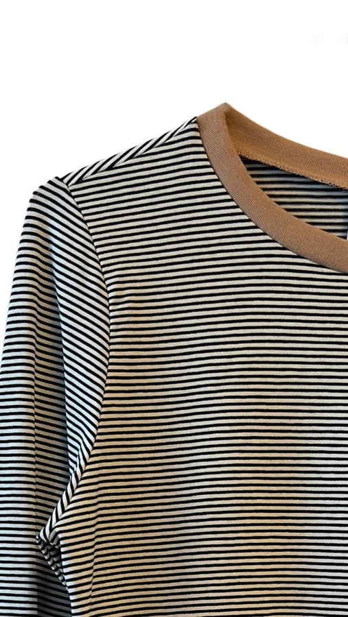 חולצת טי ארוכה – פסים דקים שחור / כאמל - תותי
