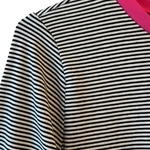 חולצת טי ארוכה – פסים דקים שחור / ורוד – תותי