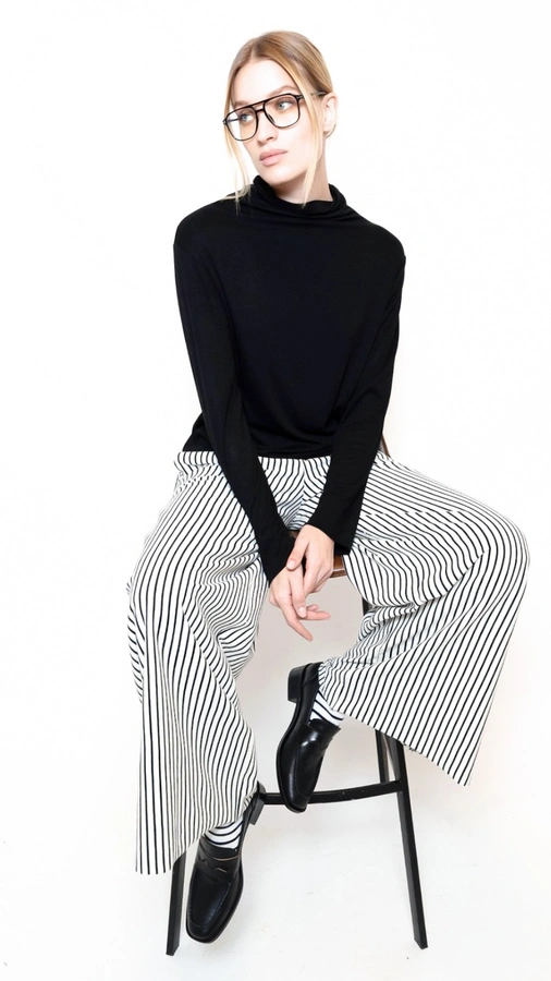 מכנסי טרנינג אופנה – פסים לבן / שחור – אור