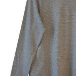 חולצת טי ארוכה – פסים דקים שחור / ורוד – תותי