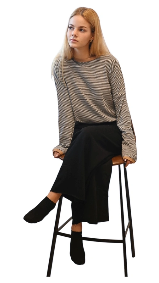 חולצת טי ארוכה – פסים דקים שחור / כאמל - תותי