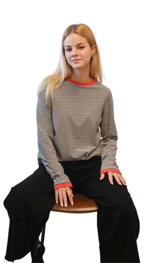 חולצת טי ארוכה – פסים דקים שחור / אדום - תותי