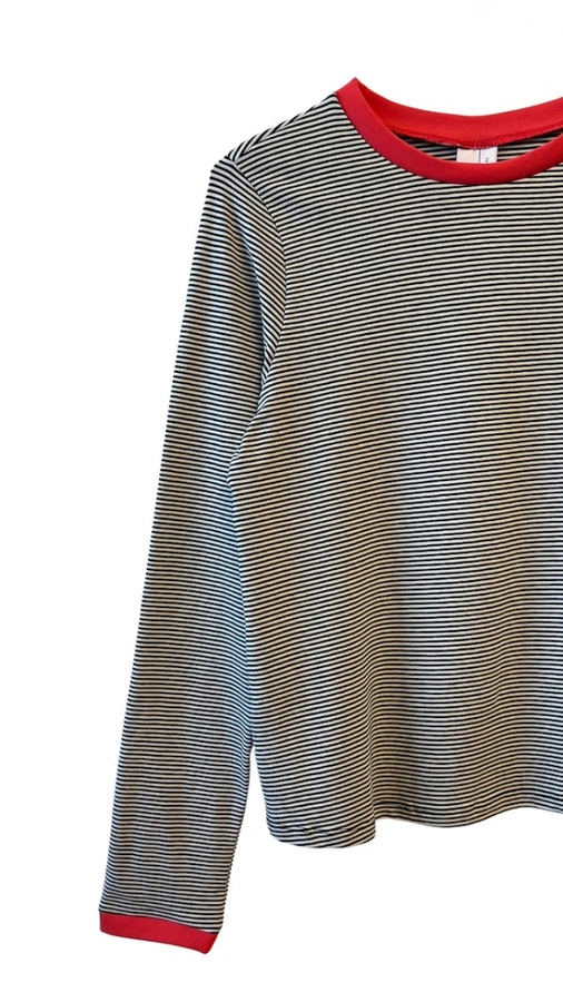 חולצת טי ארוכה – פסים דקים שחור / אדום - תותי