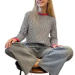 חולצת טי ארוכה – פסים דקים שחור / ורוד – תותי