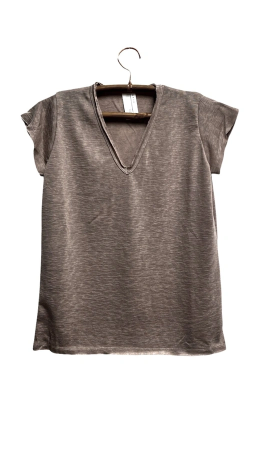 חולצת סריג דמוי פשתן - מפתח וי - טאופ - איה