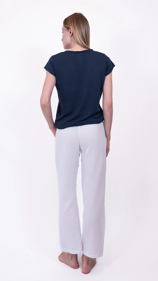 חולצת סריג דמוי פשתן - מפתח וי - כחול דיו - איה