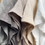 חולצת סריג דמוי פשתן - מפתח וי - טאופ - איה