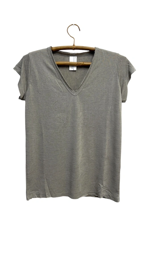 חולצת סריג דמוי פשתן - מפתח וי - ירוק אפור - איה