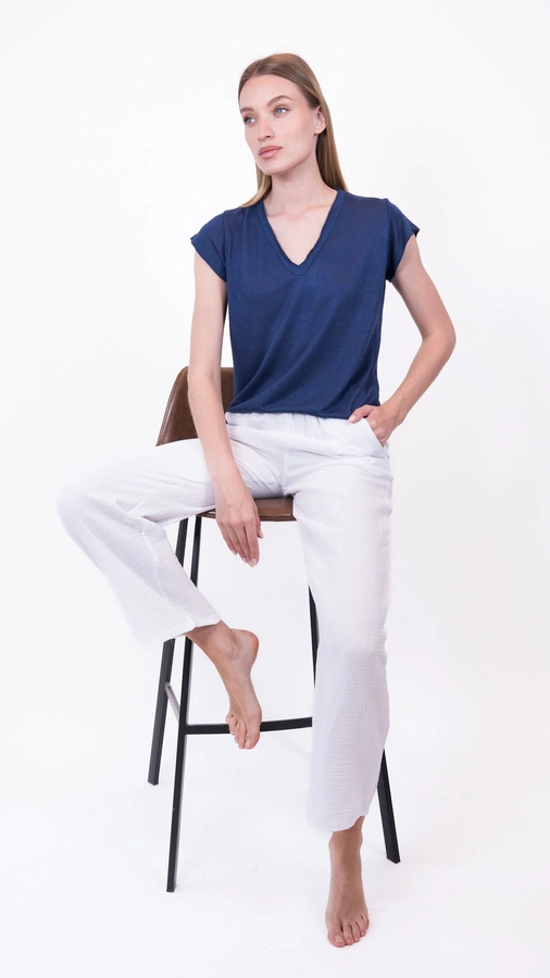 חולצת סריג דמוי פשתן - מפתח וי - כחול - איה