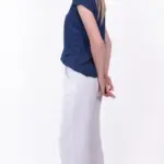 חולצת סריג דמוי פשתן - מפתח וי - כחול - איה