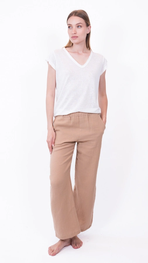 חולצת סריג דמוי פשתן - מפתח וי - לבן חם - איה