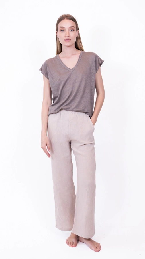 חולצת סריג דמוי פשתן - מפתח וי - טאופ - איה