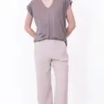 חולצת סריג דמוי פשתן - מפתח וי - טאופ - איה