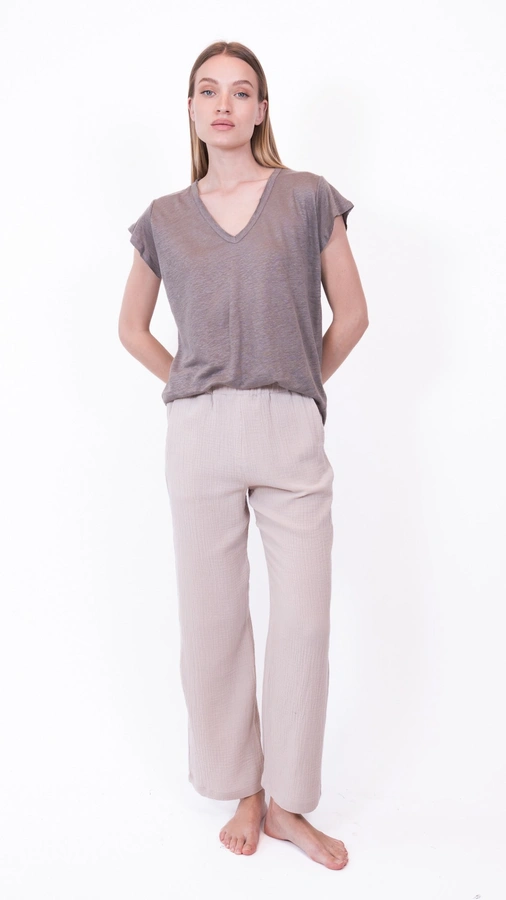 חולצת סריג דמוי פשתן - מפתח וי - טאופ - איה