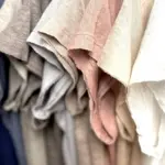 חולצת סריג דמוי פשתן - מפתח וי - ורוד מעושן - איה