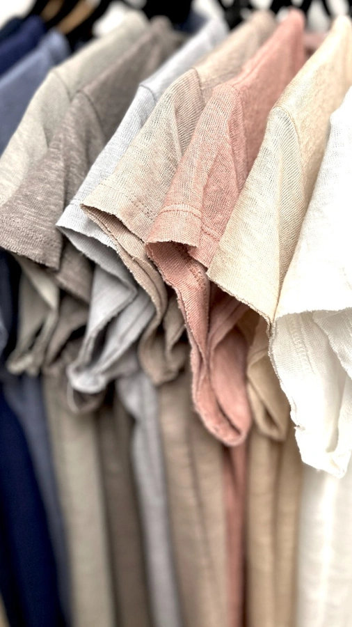 חולצת סריג דמוי פשתן - מפתח וי - ורוד מעושן - איה