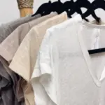 חולצת סריג דמוי פשתן - מפתח וי - לבן חם - איה