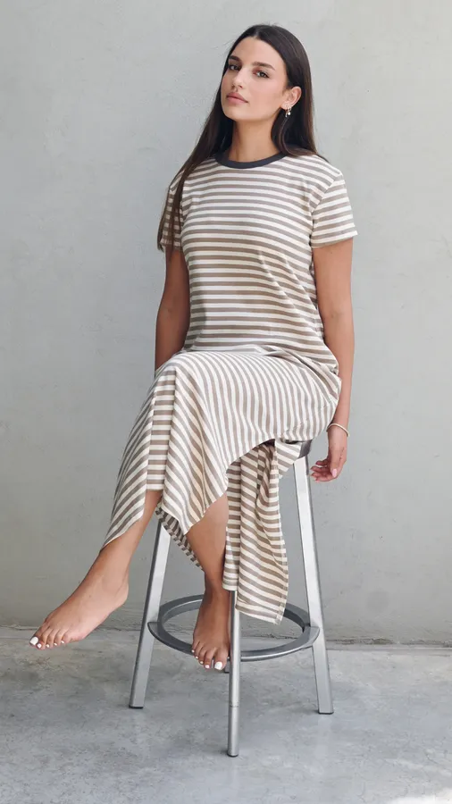 שמלת טי פסים כאמל/אפור - אלונה