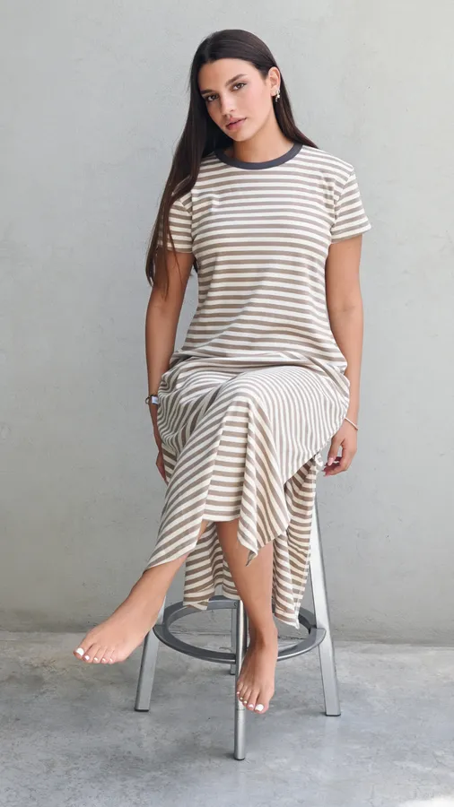 שמלת טי פסים כאמל/אפור - אלונה