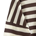 חולצת טי כתף שמוטה - פסים שמנת/שוקולד - מירן